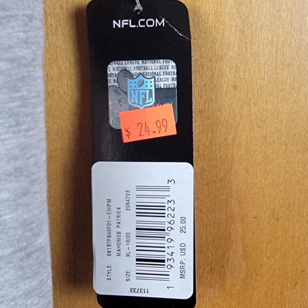 NWT NFL Youth Heather Grey Mahomes Chiefs Football Crew Neck Tee - XL - Picture 4 of 5